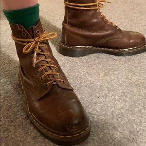 VINTAGE BROWN DR.MARTEN BOOTS